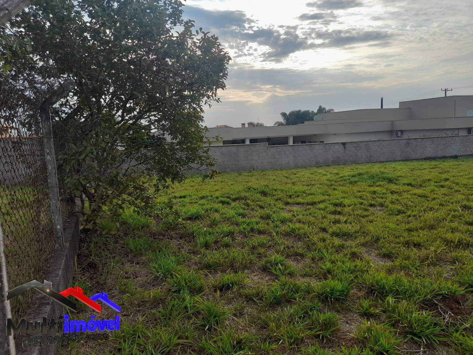 Terreno à venda, 1000m² - Foto 1