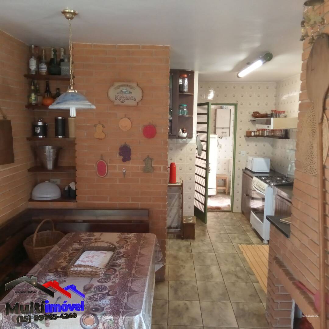 Casa à venda com 4 quartos, 250m² - Foto 17