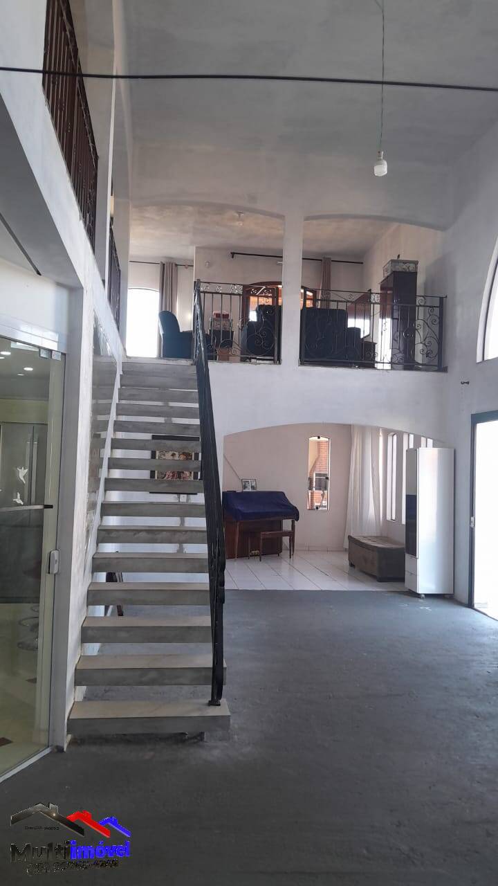 Casa à venda com 3 quartos, 340m² - Foto 11