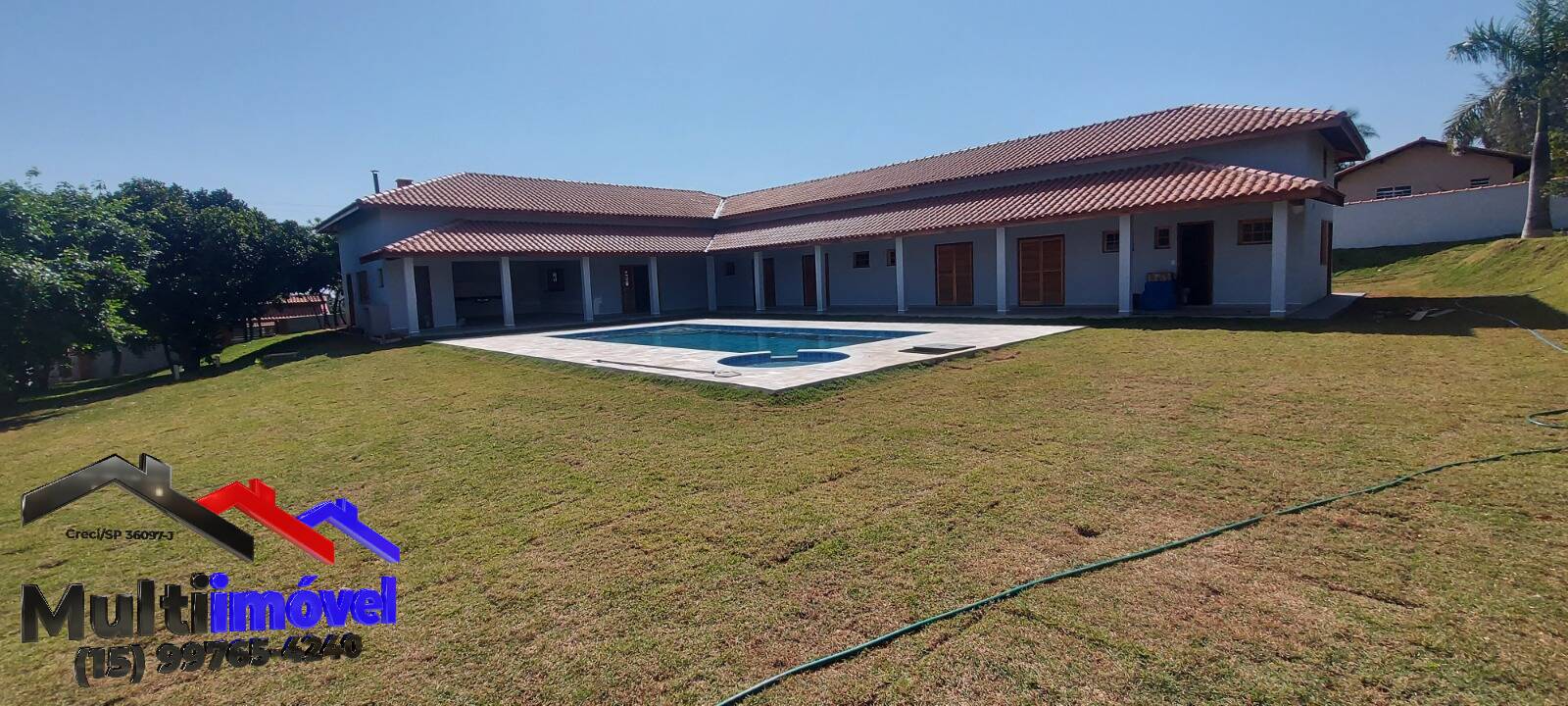 Fazenda à venda com 5 quartos, 2500m² - Foto 1